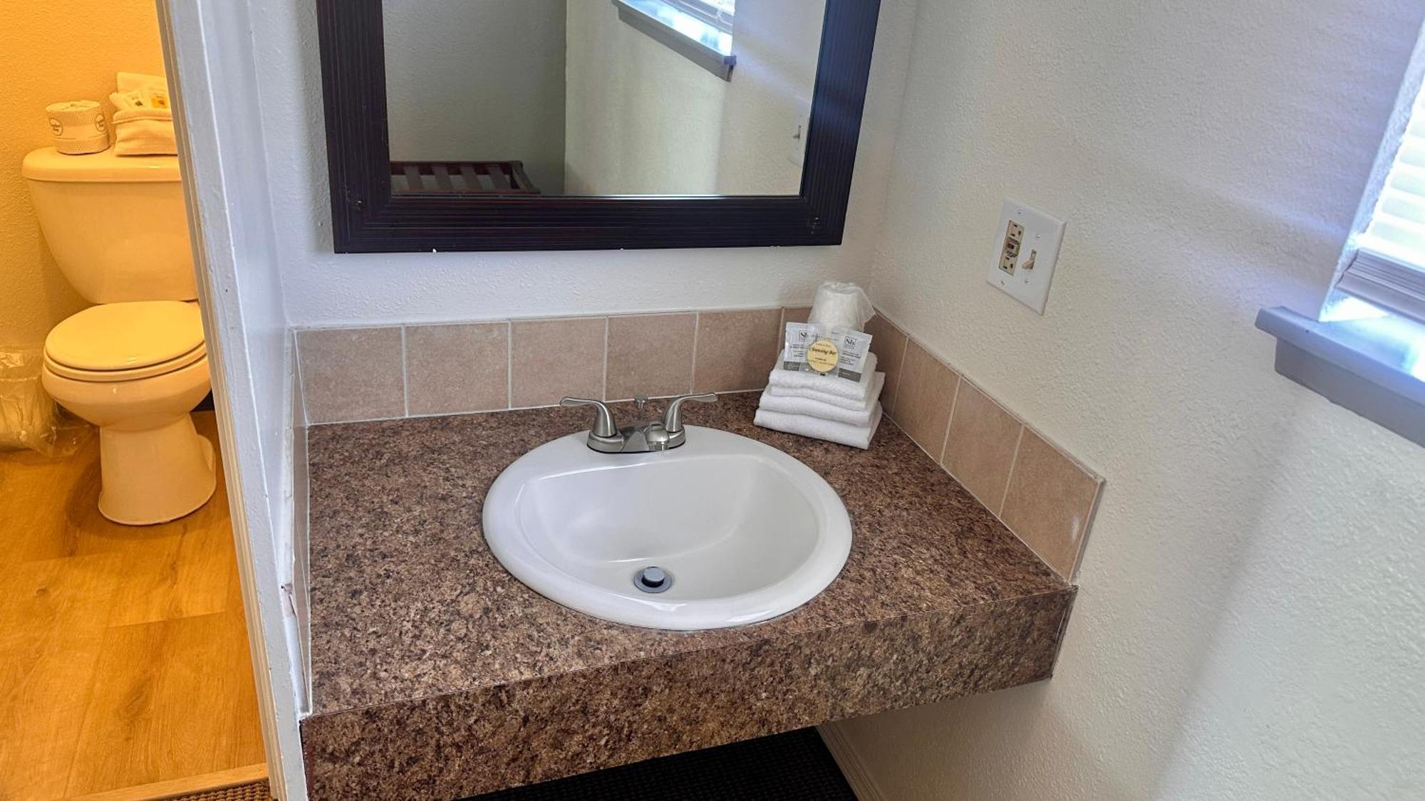 Lakeshore Inn Water Front Moses Lake Εξωτερικό φωτογραφία